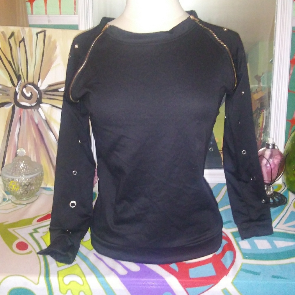 Xipanmet Size Small Long Sleeve Shirt